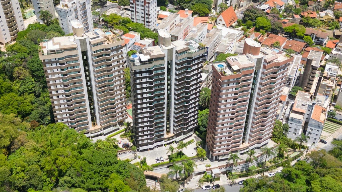 How to Deal With a Bad Neighbour in a Condo