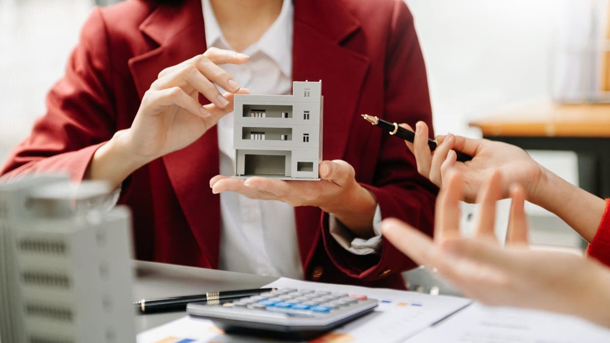 How to Stage a Condo for Sale: Tips, Design Ideas, & What It Really Costs