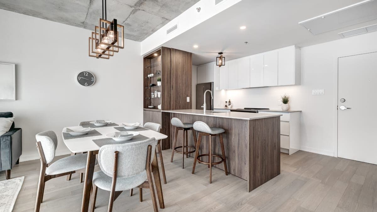 Is Airbnb Still Worth It in a Vancouver Condo? Laws, Profits, & Reality in BC