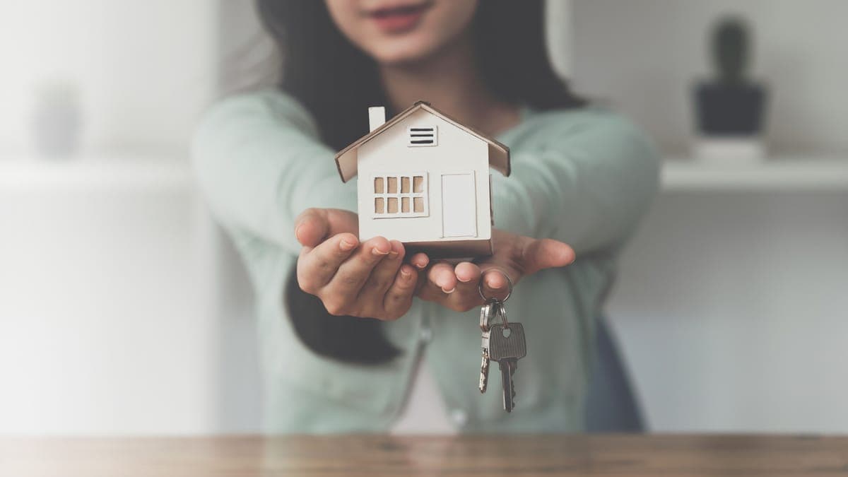 What is the Difference Between Real Estate Agent and Realtor