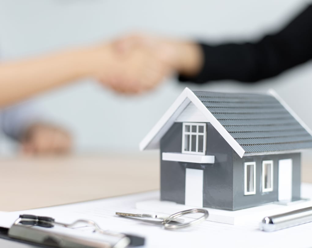 Pros and Cons of a Reverse Mortgage on a Condo — Can You Do a Reverse Mortgage on a Condo in Canada? A Complete 2026 Guide
