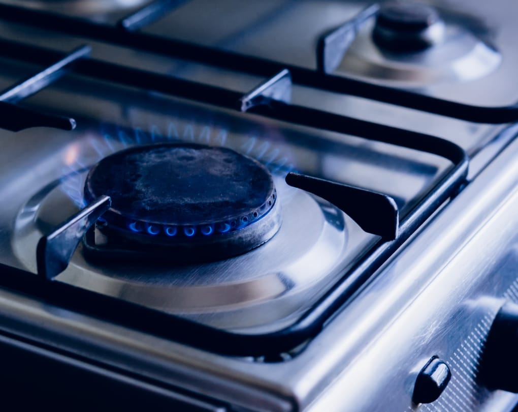 Condo Rules and Appliance Restrictions — Can You Have a Gas Stove in a Condo in Canada? Rules, Safety & What Buildings Allow