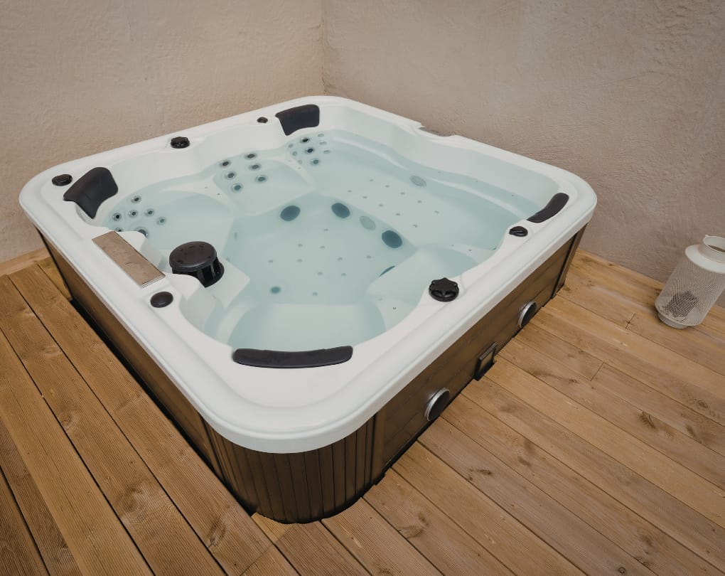 Water Damage & Drainage Risks — Can You Put a Hot Tub on a Condo Balcony in Canada? Rules, Weight & Bylaws