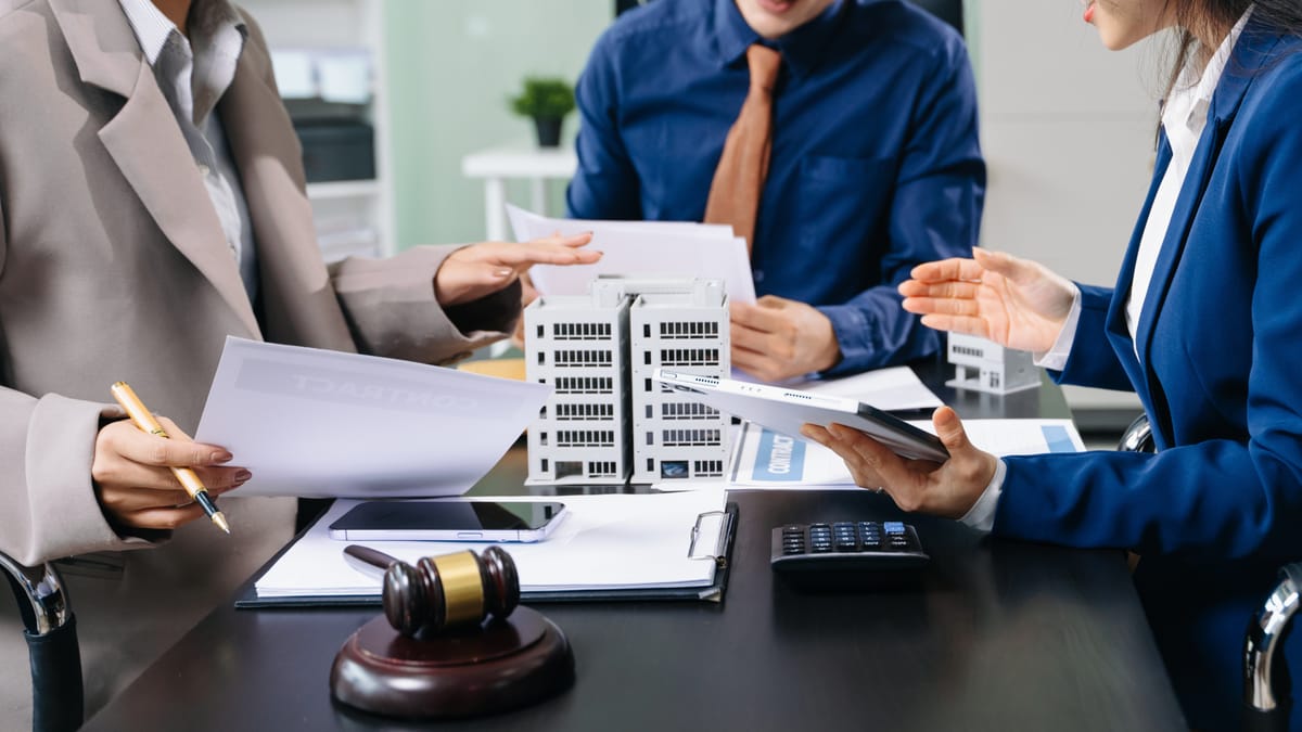 Know the Key People Involved in a Condo Purchase — How to Make an Offer on a Condo in Canada