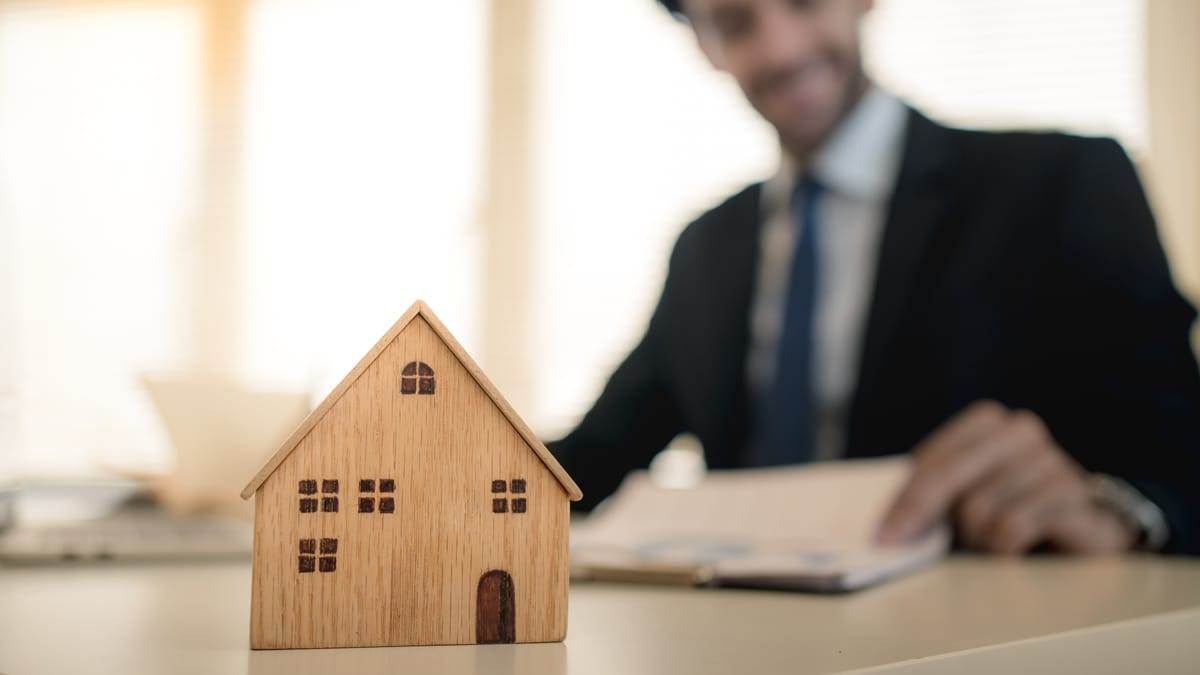 Use Timing and Market Conditions to Strengthen Your Position — How to Negotiate Real Estate Prices Like a Pro (And Actually Win)