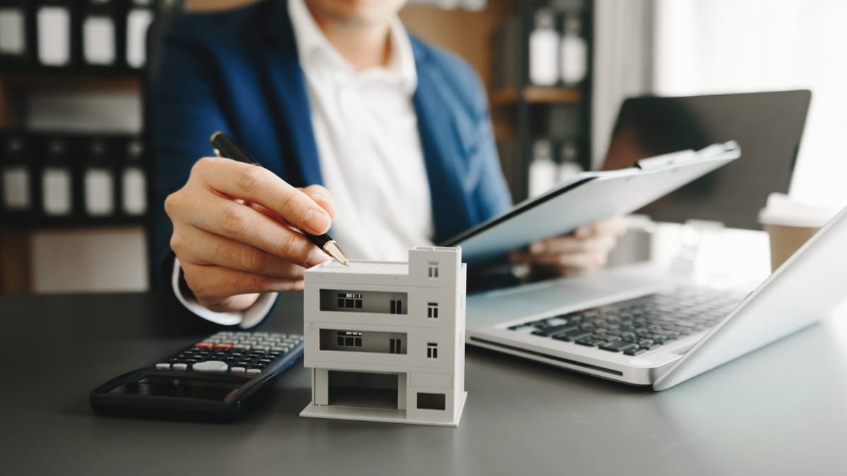 Adjust Pricing Based on Demand and Timing — How to Set the Right Rental Price for Your Condo in Canada