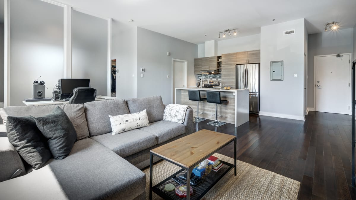 How Strata Bylaws Can Restrict Airbnb Use — Is Airbnb Still Worth It in a Vancouver Condo? Laws, Profits, & Reality in BC