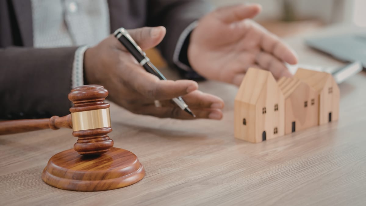 Real Estate Lawyers: What They Do and Their Importance for Buyers and Sellers