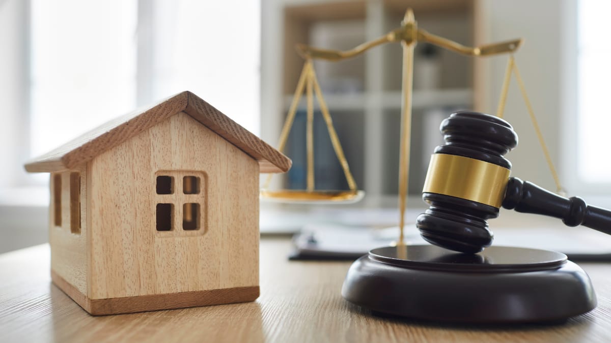 Handling Title Searches, Closing, and Legal Protection — Real Estate Lawyers: What They Do and Their Importance for Buyers and Sellers