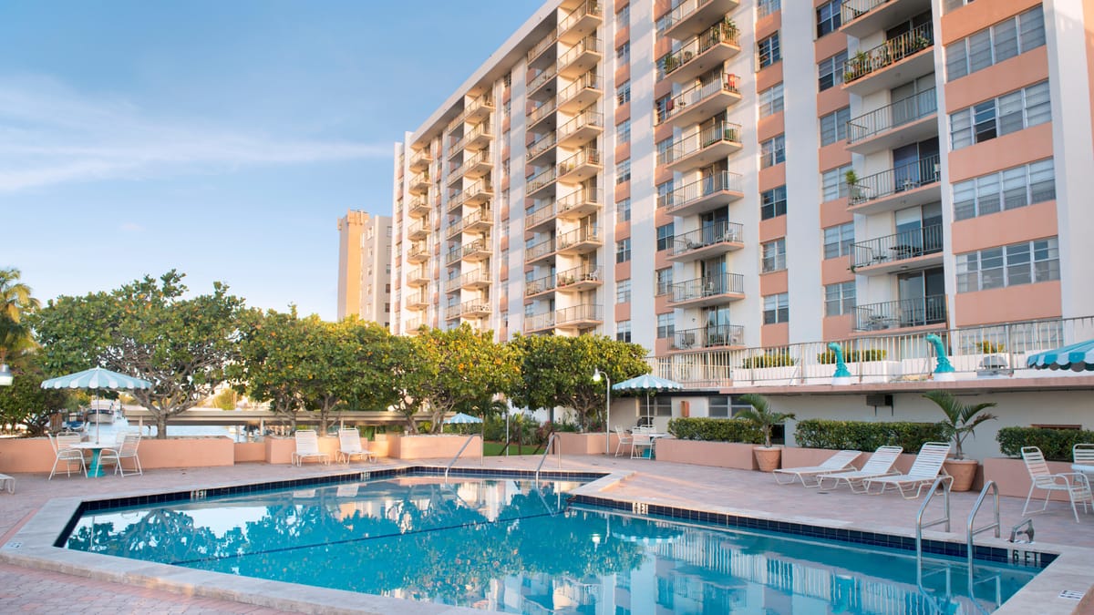 Key Factors That Affect HOA Fee Amounts — Understanding HOA Fees in Canada: Costs, Coverage, and Common Myths